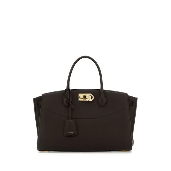 【関税&送料込】Salvatore Ferragamo Leather Large Studio Sof New Ferragamo Studio soft bag (L) - Women | Ferragamo